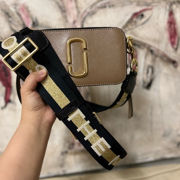 Preloved Authentic Marc Jacobs Snapshot - Picture 1 of 5